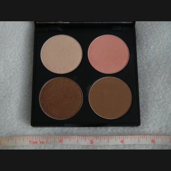 Gorgeous Cosmetics Spring Essentials Eyeshadow Palette - $59 Value! - Picture 2 of 4